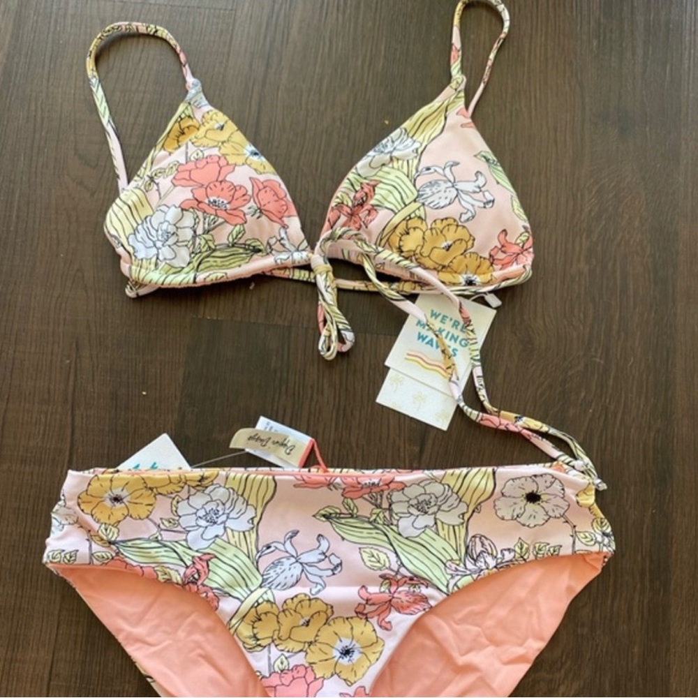 Dippin daisy bikini set NWT